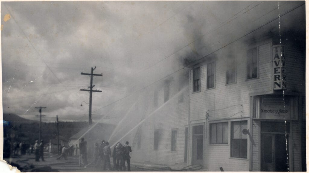 PO8361SmokeyJoesTavernFireSnoqualmieTown Mountains To Sound